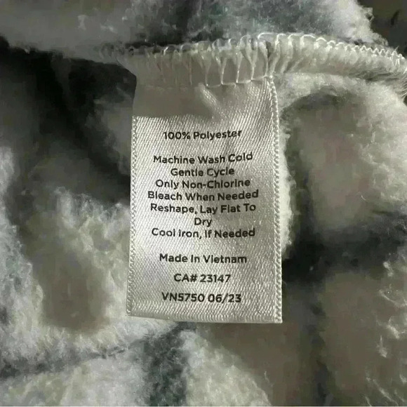 T by Talbots Long Sleeve Pullover Sherpa Turtle Neck - Picture 7 of 7